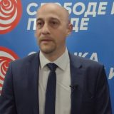 SSP: Pod okriljem noći oskrnavljene prostorije stranke u Beogradu, Čačanin usnimljen kako ispisuje grafite i slika svoje "nedelo" 3