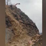 Veliki odron na putu Kosjerić-Požega, obustavljen saobraćaj 6