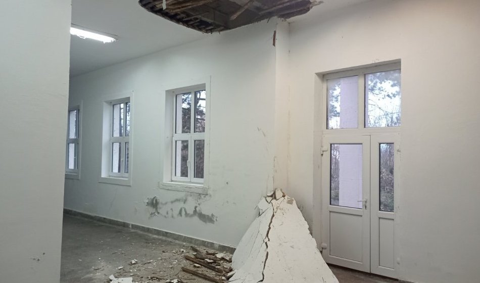 Pao plafon na rekonstruisanoj železničkoj stanici u Ćupriji, nema povređenih 1
