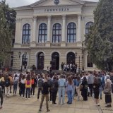 Zatvorimo vrata da otvorimo budućnost: Za sutra najavljena blokada Prve kragujevačke gimnazije 4