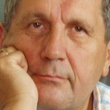 O tokovima moći, medijskim i političkim manipulacijama: Aforizmi "Bolje prekosutra" Ratka Dangubića u izdanju Arhipelaga 3