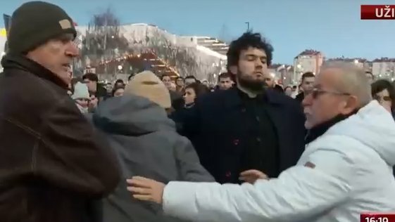 Tokom odavanja pošte u Nišu dva muškarca se sukobila, studenti ih razdvojili 1