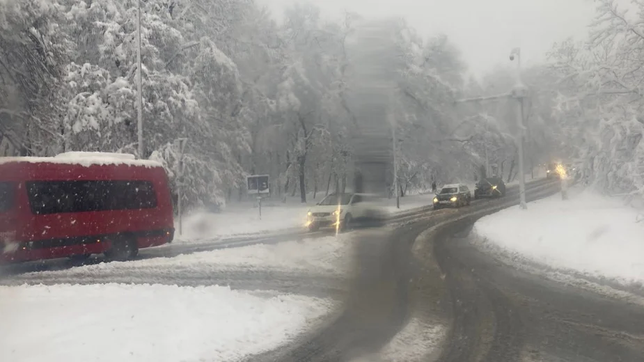 U kojim delovima Srbije će biti leda na kolovozu: Upozorenje AMSS 1