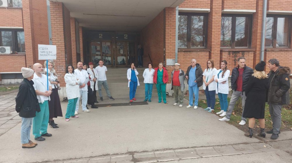 Zašto se pišu naredbe zdravstvenim radnicima nakon što su se pridružili akciji Zastani, Srbijo i podržali studente? 1