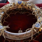 Trnova kruna vraćena u Notr Dam posle požara u katedrali 8