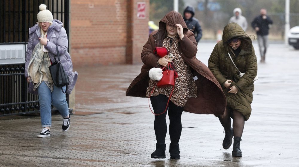 U Francuskoj 15.000 domaćinstava bez struje zbog oluje 1