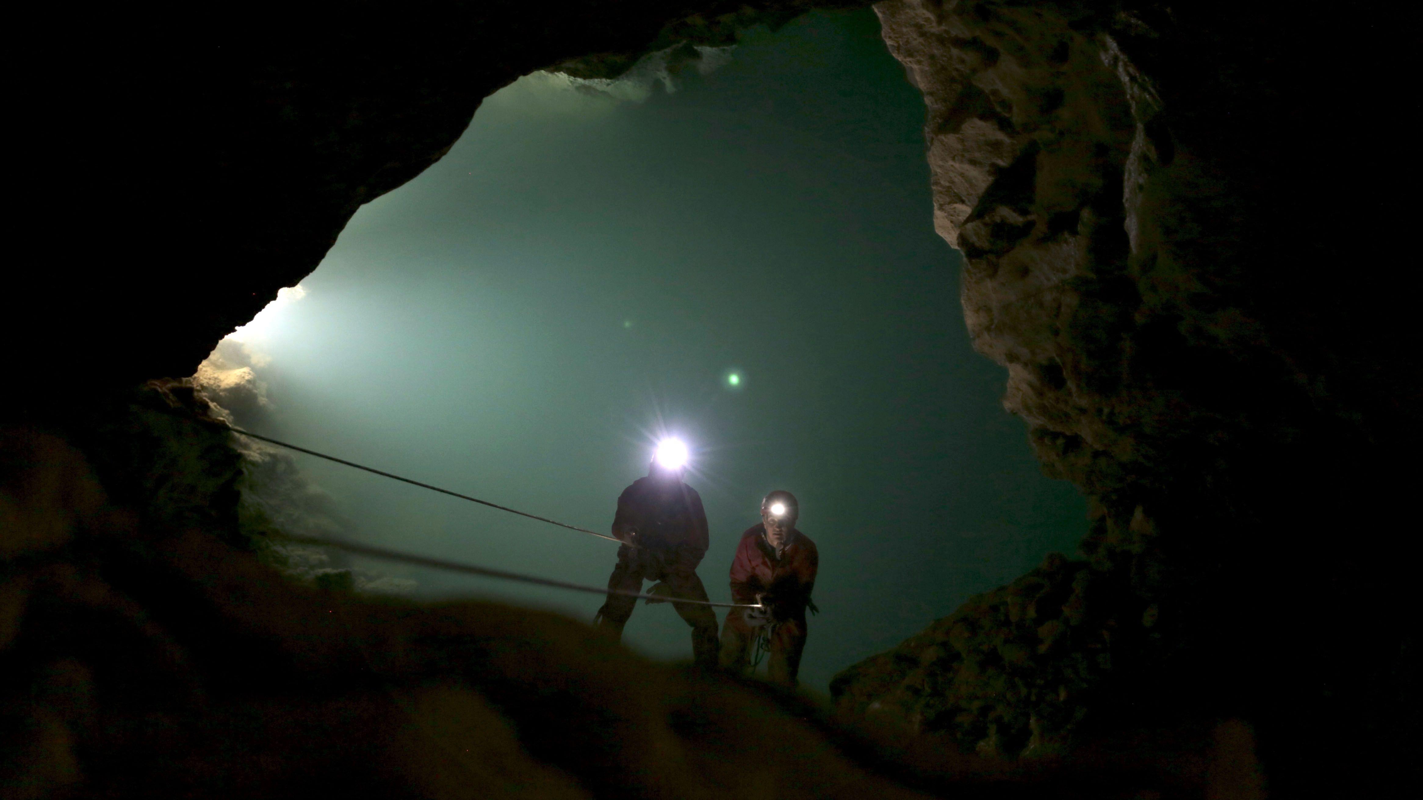 Italijanka spašena drugi put iz iste pećine 1 Dvoje ljudi u pećini
