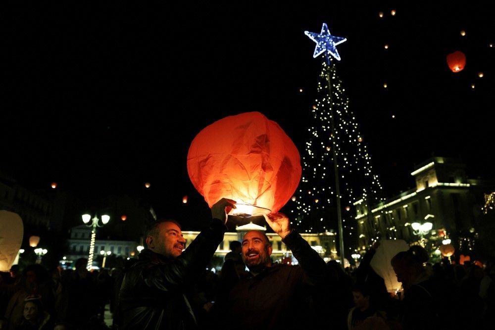 Badnje veče i Božić u svetu: Od surfa do molitvi i jutra u skloništima 18 božić u grčkoj