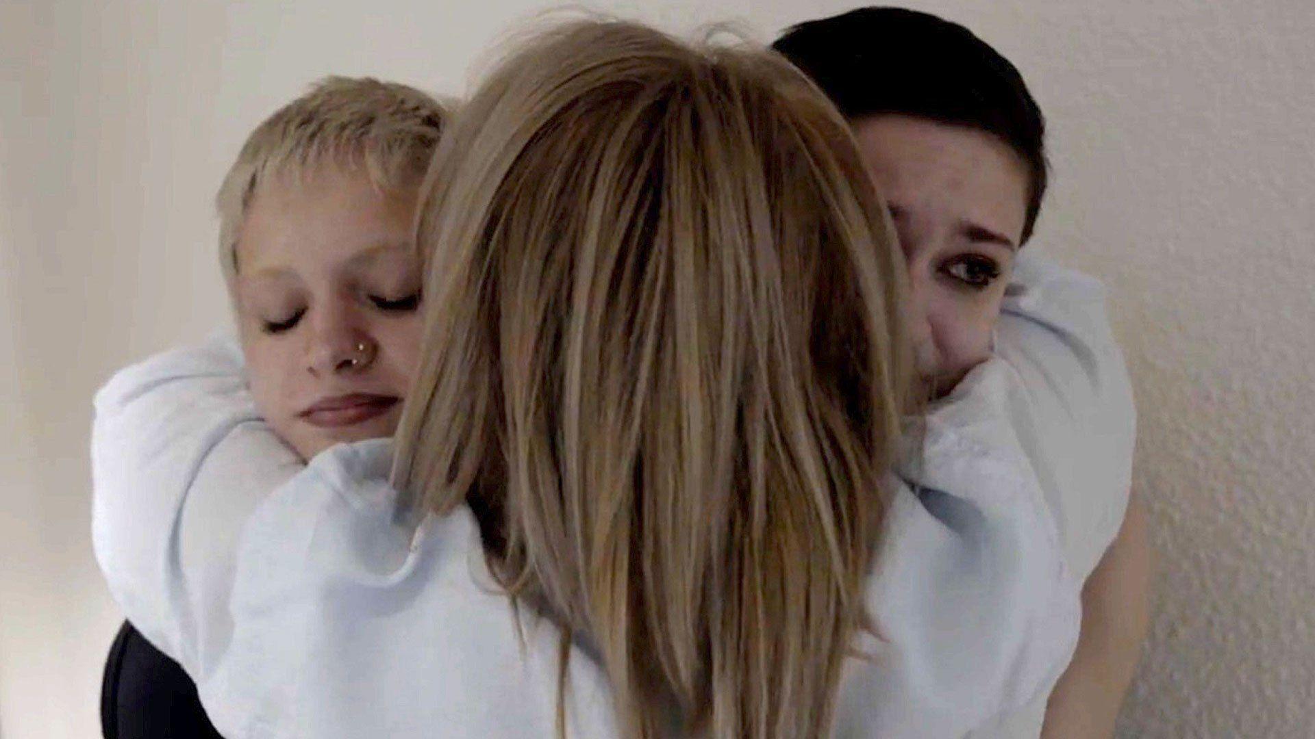 Žena koja je tražila biološke roditelje otkrila da joj je otac prijatelj na Fejsbuku 2 gruzijska deca