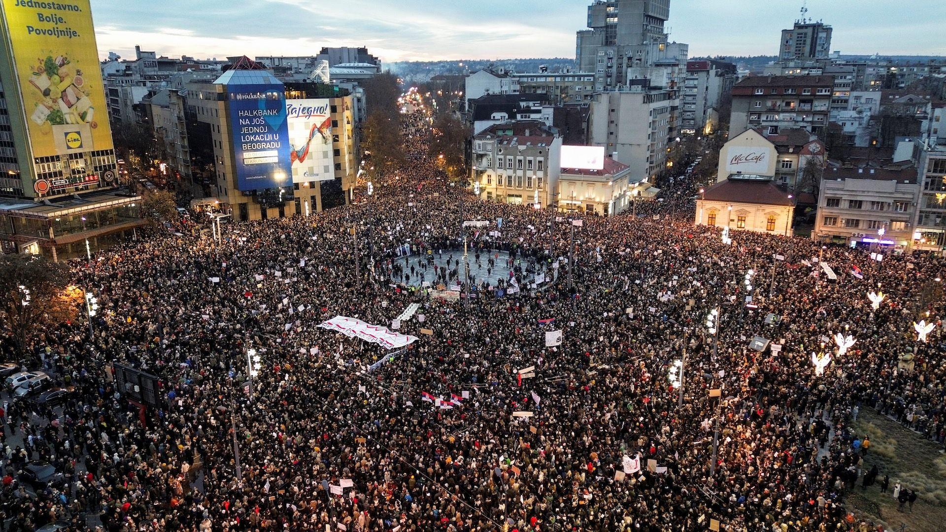 Veliki protest u Beogradu - u fotografijama 2 Na protest je došlo više desetina hiljada ljudi