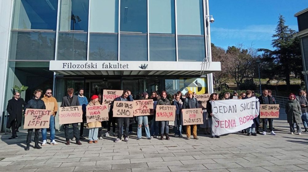Filozofski fakultet u Rijeci uz studente i profesore u Srbiji: Odali počast žrtvama u Novom Sadu 1