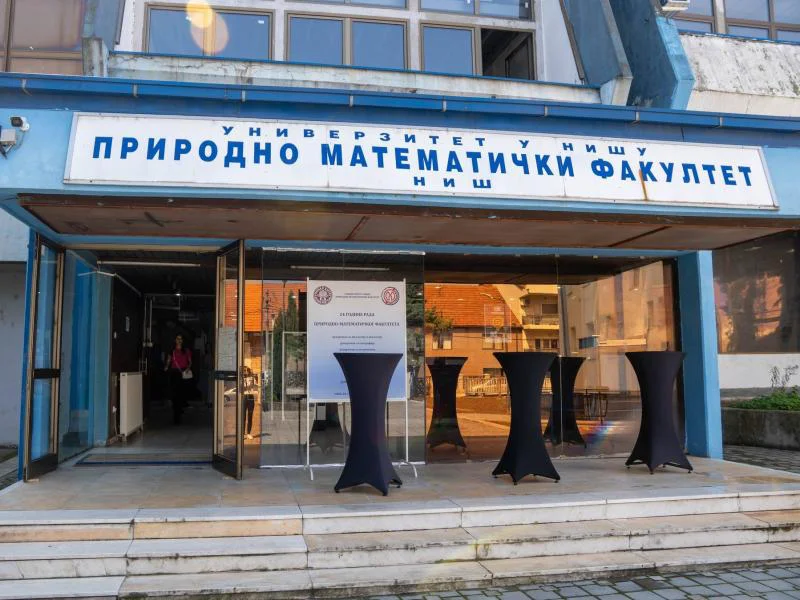 PMF Niš "Represija kao iz najmračnijih perioda naše istorije": Nastavno-naučno veće PMF u Nišu osudilo brutalnu upotrebu sile policije i parapolicije 2