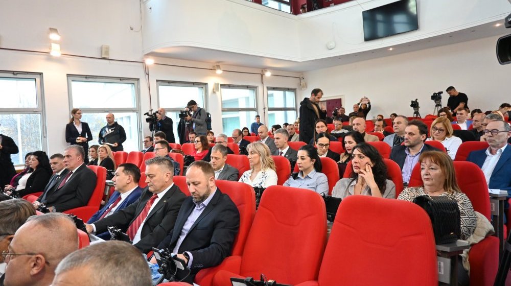 Zašto se predsednik Skupštine grada izvinio studentima i opoziciji: Odjeci fakultetskih blokada među niškim odbornicima (VIDEO) 1