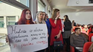 Ministarka Slavica Đukić Dejanović napustila javnu raspravu u Nišu: Studenti ušli u Skupštinu grada (VIDEO) 2