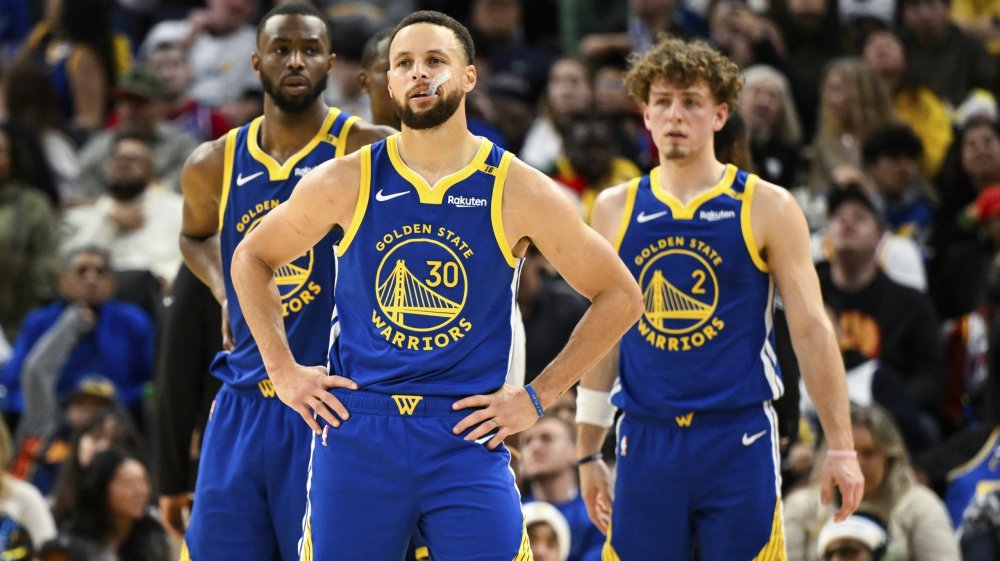 Jokić ubacio 25 poena uz 15 skokova, Denver izgubio od Finiksa 2 Jokić ubacio 25 poena uz 15 skokova, Denver izgubio od Finiksa 2