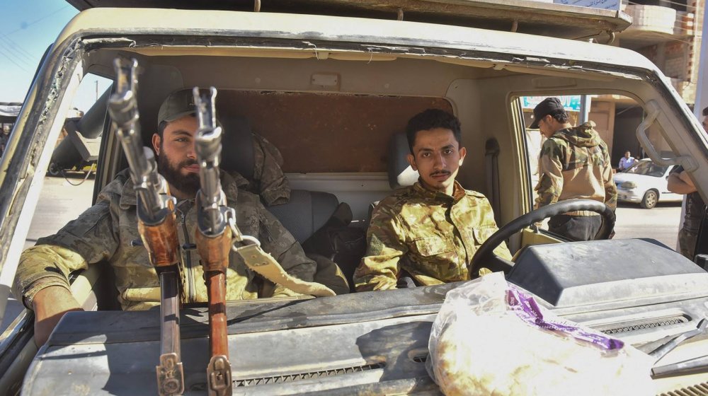 Al-Hamvi najavljuje raspuštanje oružanih formacija u Siriji radi objedinjavanja u novu vojsku 1