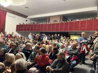 viber_image_2024-12-11_19-38-37-895 Studenti na tribini ProGlasa: Borićemo se za ovu državu, ne damo da se uruši 4