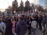 protest kragujevac "(U)stanimo sad svi za Novi Sad": Završen najmasovniji protest "Zastani Srbijo" u Kragujevcu 6