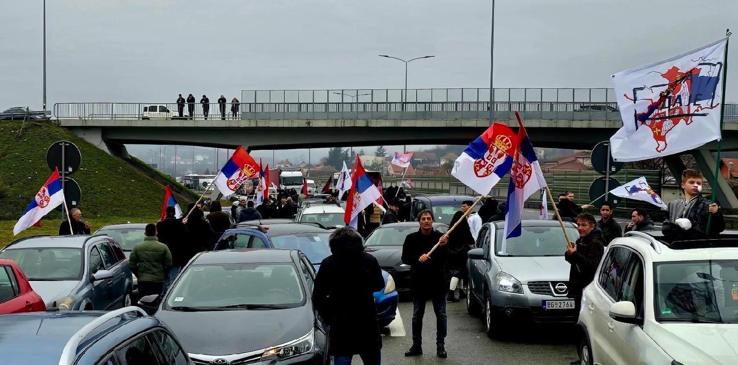 Protesti širom Srbije, obustava rada, u Jagodini Vučićev miting 5 blokada autoputa