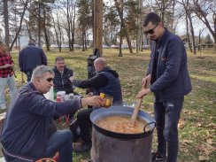05 - Gulaš za studente Kragujevac Kad se na Svetog Savu „zagulaši” Vučića se baš niko ne plaši: Kragujevčani podržali studente i „na kašiku” (FOTO,VIDEO) 5