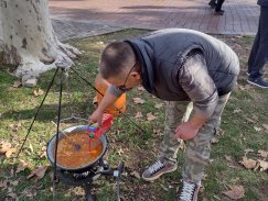 06 - Gulaš za studente Kragujevac Kad se na Svetog Savu „zagulaši” Vučića se baš niko ne plaši: Kragujevčani podržali studente i „na kašiku” (FOTO,VIDEO) 6