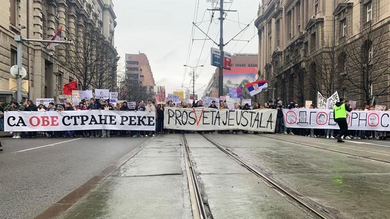 Protesti širom Srbije, obustava rada, u Jagodini Vučićev miting 6 protest u Beogradu