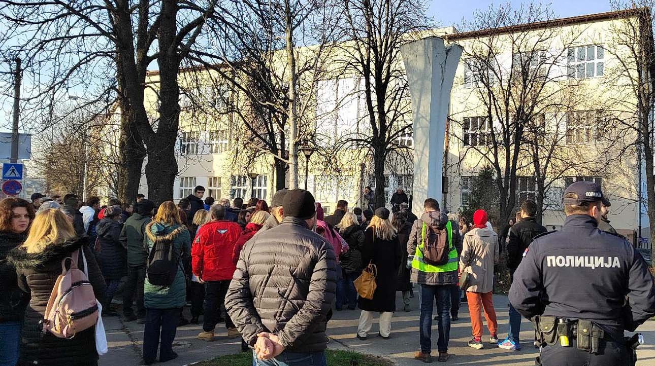 Ko su direktori škola sa kojima "ratuju" nastavnici, đaci i roditelji? 6