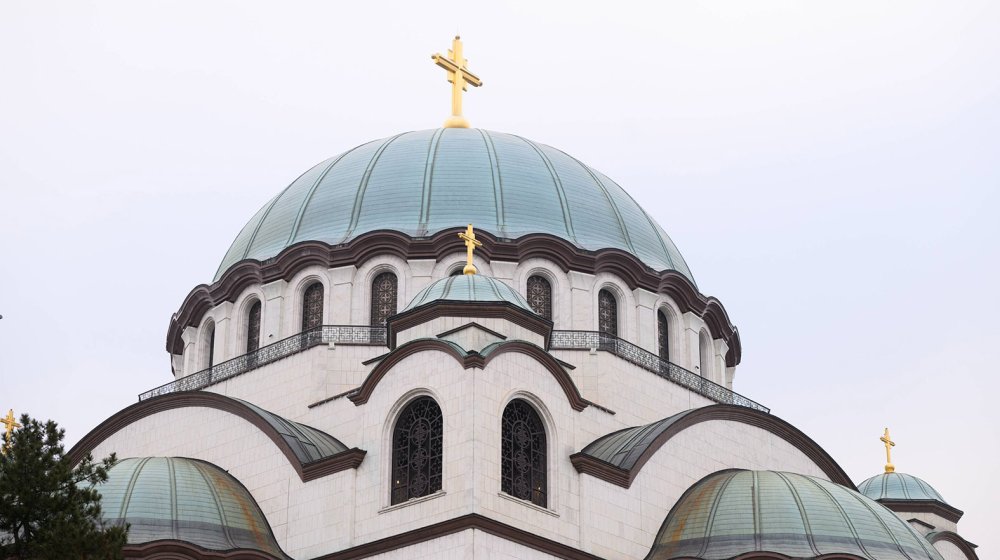 "U Hramu važe crkveni zakoni": Obezbeđenje sprečilo snimatelja agencije FoNet da uđe u Hram Svetog Save i snima službu 1