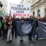 Španski list "Periodiko": Devojke i žene u prvim redovima građanske bune u Srbiji 10