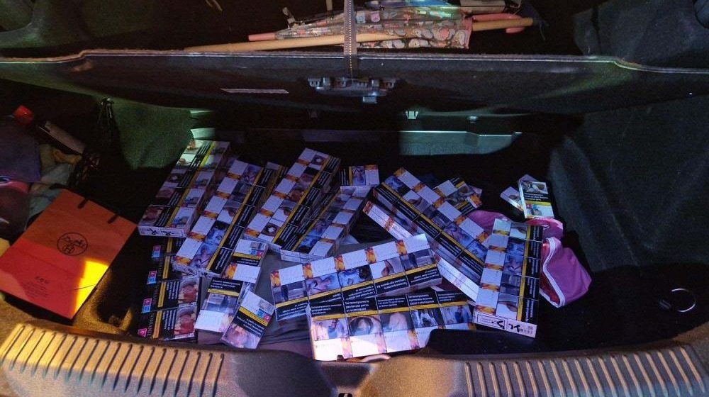 Uhapšen švercer cigareta u Raški, pronađeno 11.000 paklica 1