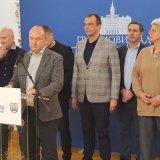 "Nisam video nasilje": Gradonačelnik Novog Sada na vanrednoj konferenciji za novinare (VIDEO) 12