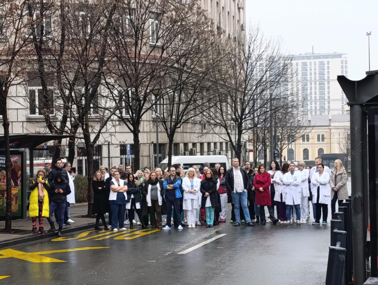 I zdravstveni radnici u protestu: "Za stanje nacije je dobro da se podigne glava i ispravi kičma" (FOTO; VIDEO) 2