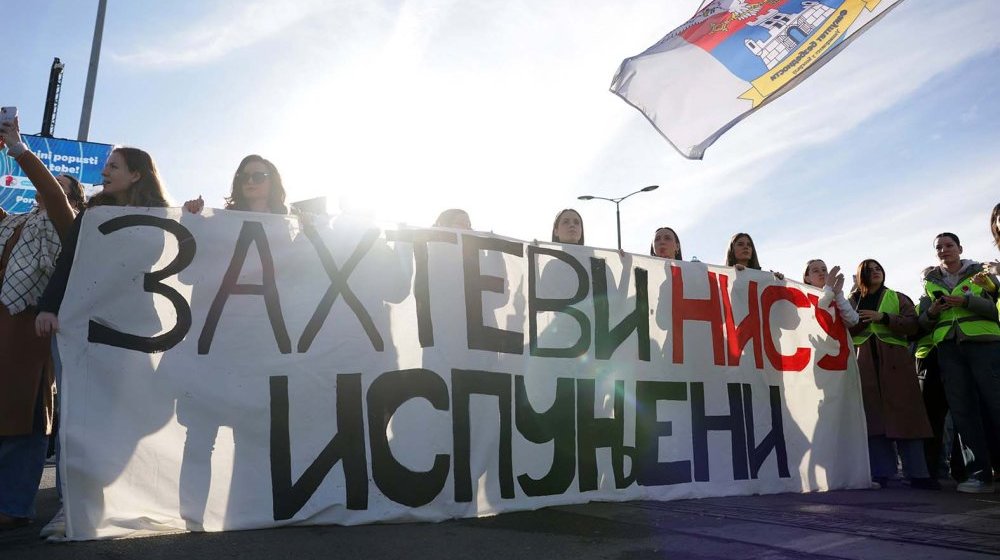 Slobodna Dalmacija: Aleksandar Vučić na rubu je očaja. Jedini mu je izlaz vanredno stanje, ali u tom slučaju smeši mu se Slobina sudbina 1