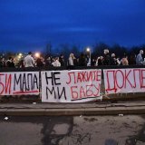 AP: Vučić zaoštrio retoriku pošto ostavka premijera nije umirila demonstrante 6