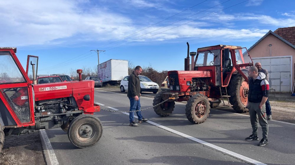 Završena blokada puta poljoprivrednika u Bresnici 1