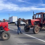 Poljoprivrednici blokirali Ibarsku magistralu, najavili da ostaju 24 sata 6