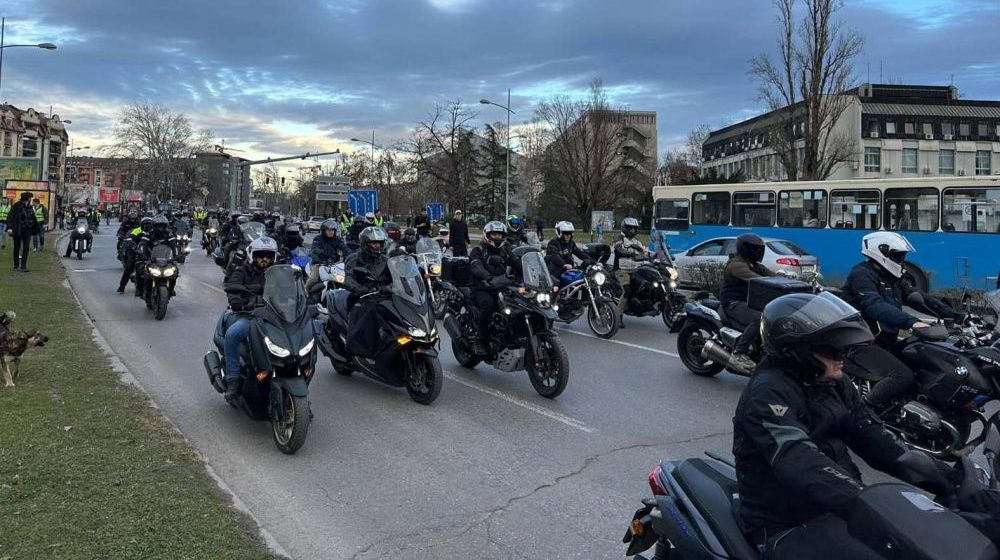 Komemorativna vožnja za preminulog bajkera do novosadskog kampusa 11