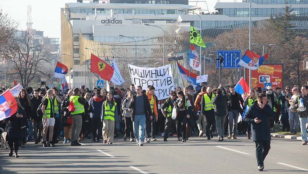Gužva ka Novom Sadu: Građani krenuli na blokadu mostova (VIDEO) 1