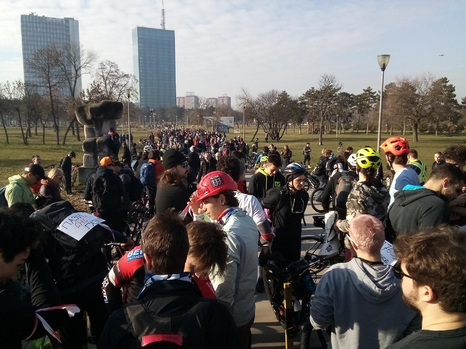 Studenti krenuli biciklima iz Beograda u Novi Sad (FOTO; VIDEO) 8