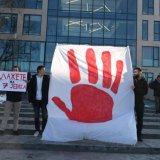 studenti protest krvava ruka