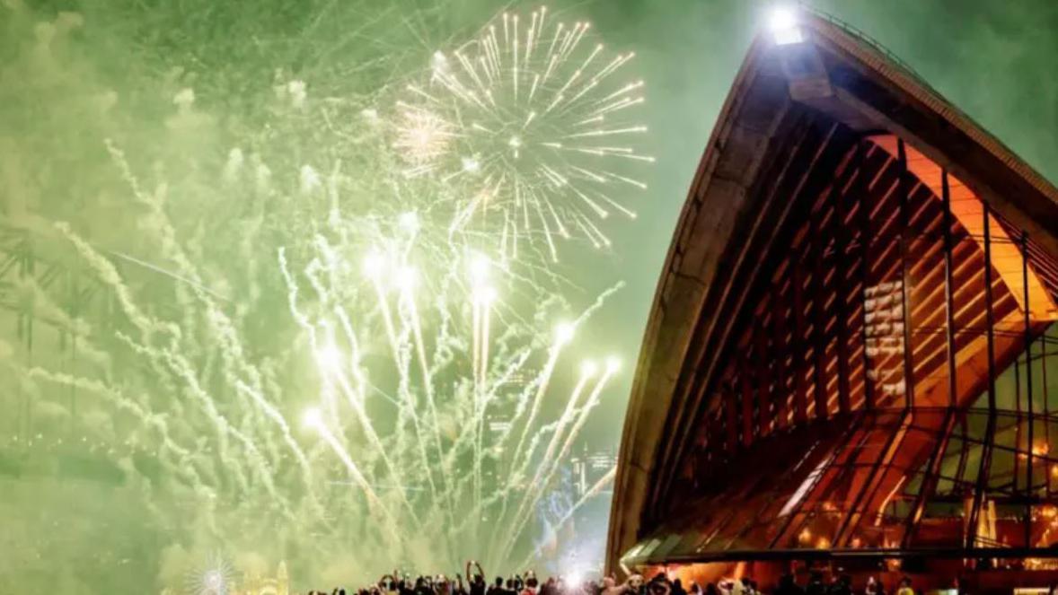 Ulazak planete u 2025: U Srbiji protesti, širom sveta vatromet, u Brazilu kupanje 12 Sidnej