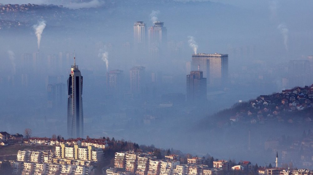 "Težak vazduh, smrad i glavobolja": Sagovornici Danasa opisuju kolika je zagađenost u Sarajevu i kako trenutno izgleda svakodnevnica (FOTO) 1