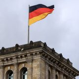 Dojče vele: Vlada nema podršku, ministar odbrane najpopularniji političar 7