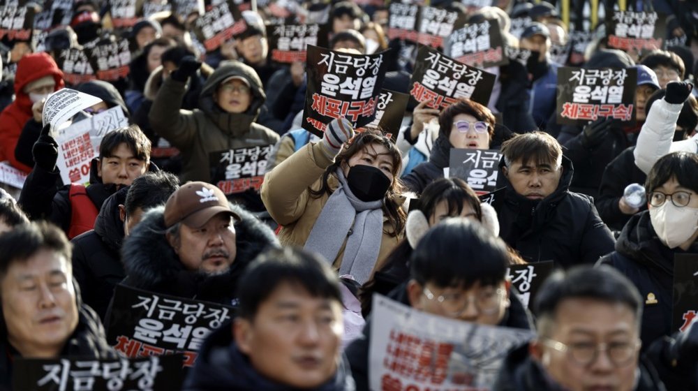 Šestočasovna drama u Južnoj Koreji: Policija pokušala da uhapsi opozvanog predsednika, akciju blokirale njegove sigurnosne snage (VIDEO) 1