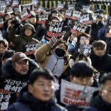 Šestočasovna drama u Južnoj Koreji: Policija pokušala da uhapsi opozvanog predsednika, akciju blokirale njegove sigurnosne snage (VIDEO) 8