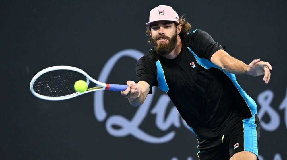 Pobedio tumor, pauzirao godinu i po dana: Ko je Rajli Opelka koji je pobedio Novaka Đokovića u Brizbejnu? 1