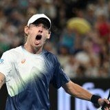 Aleks de Minor eliminisan na Rolan Garosu