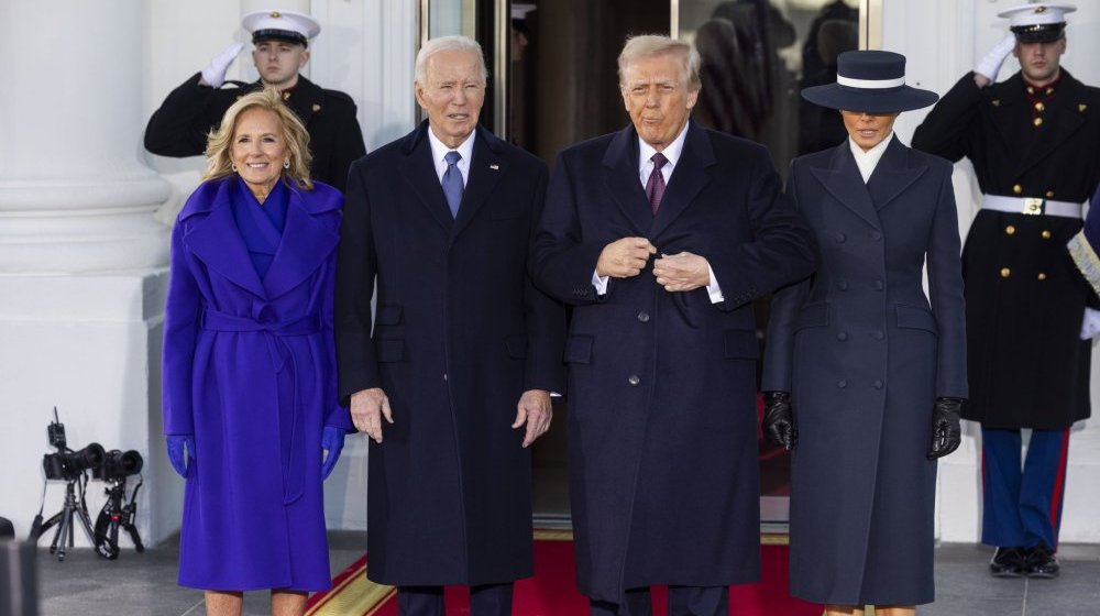 Tramp doživeo nezgodan trenutak kada je prišao Melaniji da je poljubi 1