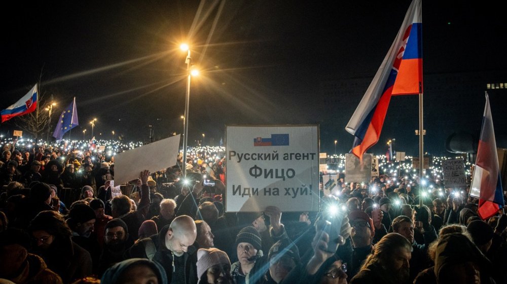 Masovni protesti u Slovačkoj: Fico odbija da podnese ostavku, već priprema spisak ljudi koji će biti proterani 1