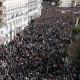 Novi nalazi istrage osporili tvrdnje vlade: Protesti širom Grčke zbog železničke tragedije od pre dve godine (VIDEO) 5